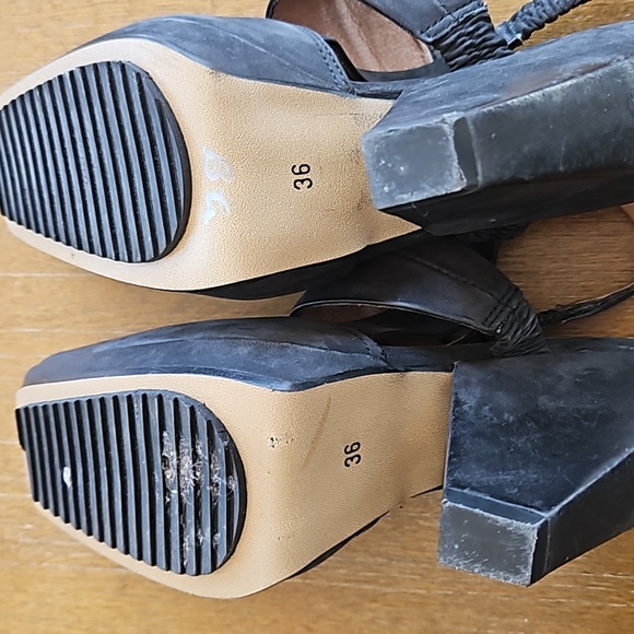 GORGEOUS  JOHN FLUEVOG SUEDE/ LEATHER  4 INCH HEELS - Picture 10 of 12